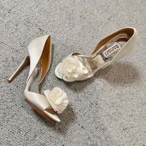 Badgley Mischka Cream Floral Peep-Toe Heels Size 7